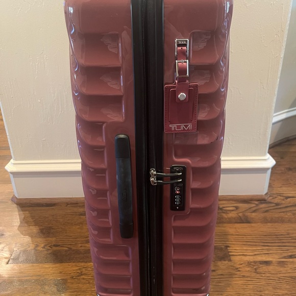 Tumi 19 Degree Extended Trip Expandable 4 Wheel packing case— Hibiscus Color - Picture 4 of 16